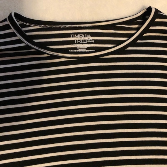 NWT Ruffle Sleeve Long Sleeve Top Size XL/XG - Picture 4 of 7